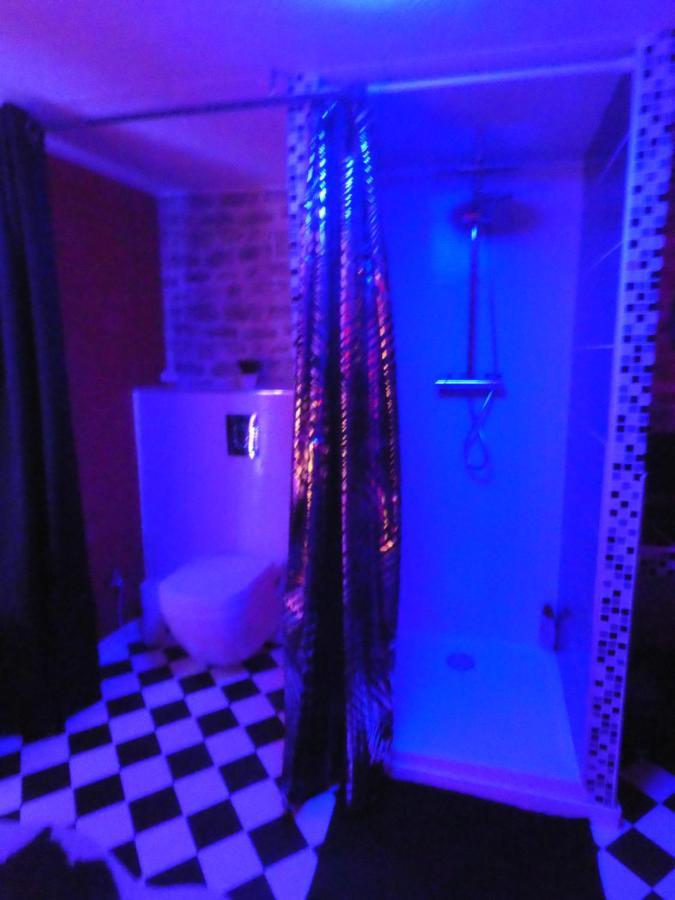 Love Room Le Rouge Et Noir บาร์ ภายนอก รูปภาพ