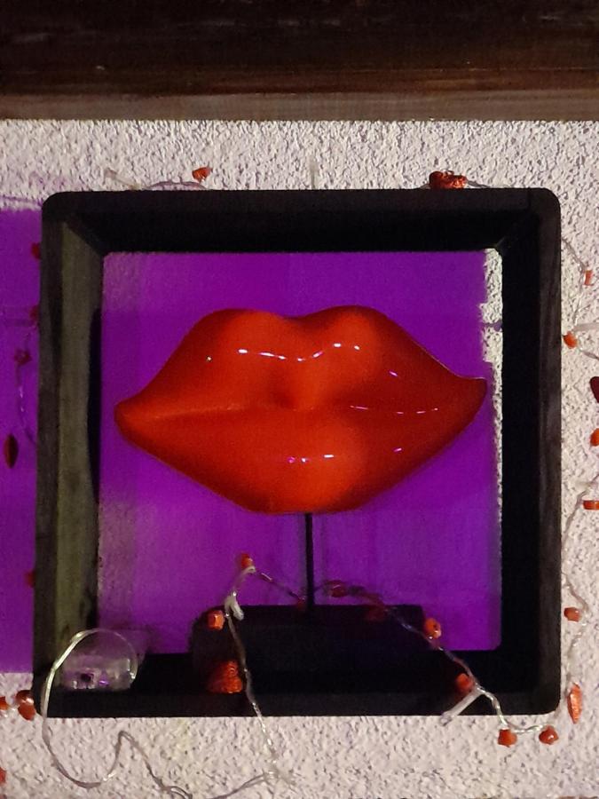 Love Room Le Rouge Et Noir บาร์ ภายนอก รูปภาพ