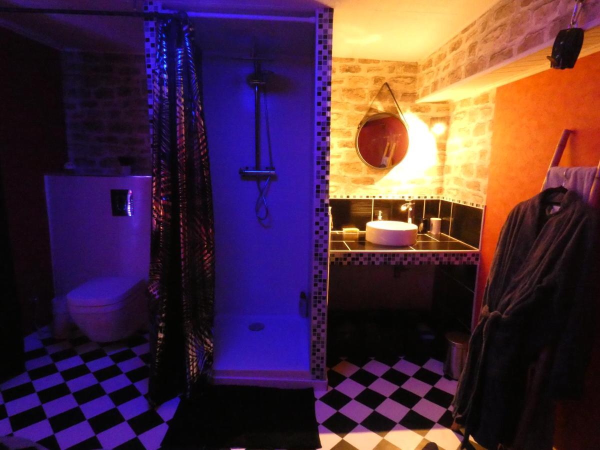 Love Room Le Rouge Et Noir บาร์ ภายนอก รูปภาพ