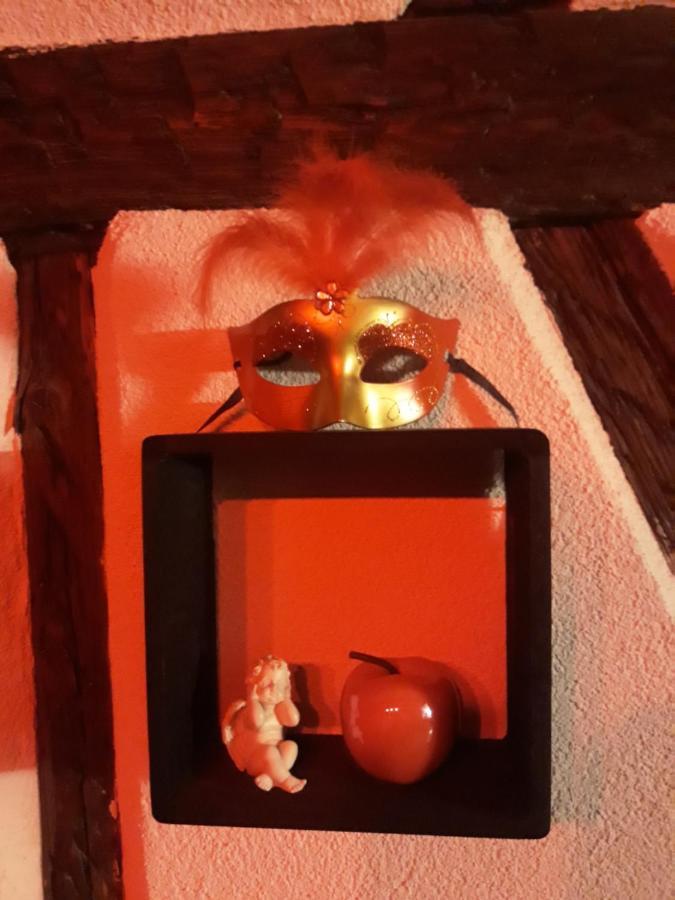 Love Room Le Rouge Et Noir บาร์ ภายนอก รูปภาพ