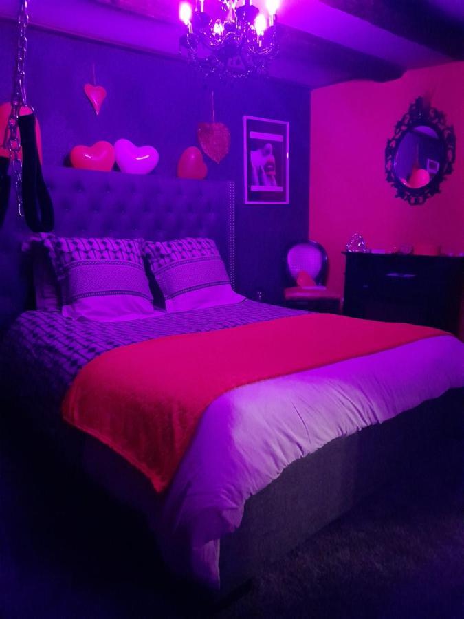 Love Room Le Rouge Et Noir บาร์ ภายนอก รูปภาพ