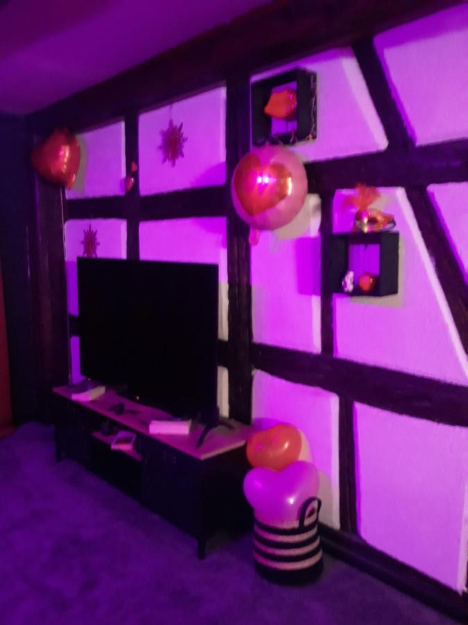 Love Room Le Rouge Et Noir บาร์ ภายนอก รูปภาพ