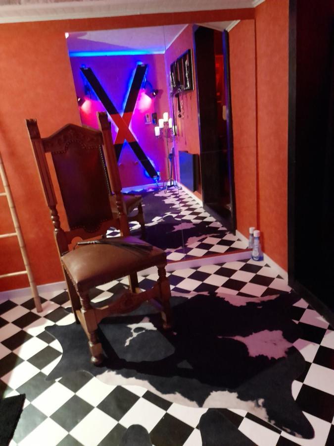 Love Room Le Rouge Et Noir บาร์ ภายนอก รูปภาพ