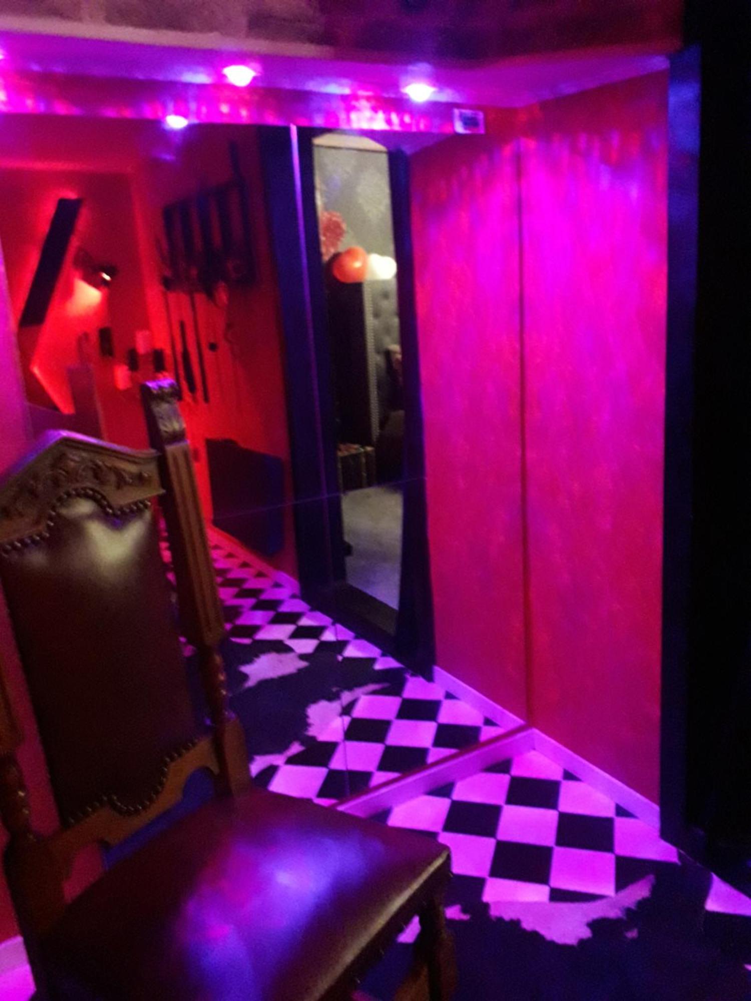 Love Room Le Rouge Et Noir บาร์ ภายนอก รูปภาพ