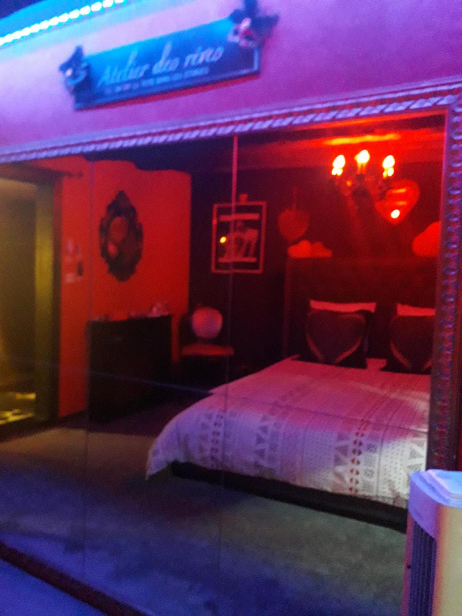Love Room Le Rouge Et Noir บาร์ ภายนอก รูปภาพ