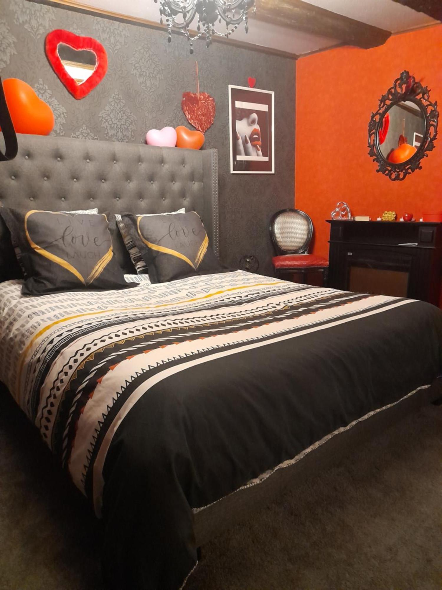 Love Room Le Rouge Et Noir บาร์ ภายนอก รูปภาพ